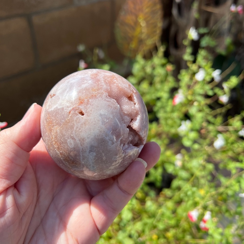 Brazilian Pink Amethyst druzy sphere - Picture 4 of 8